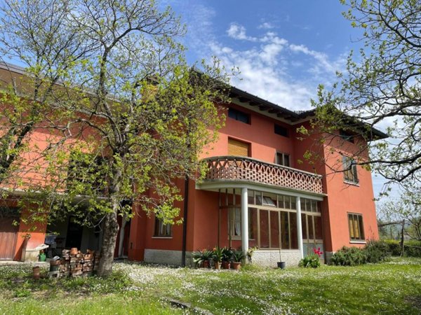 casa indipendente in vendita a San Leonardo