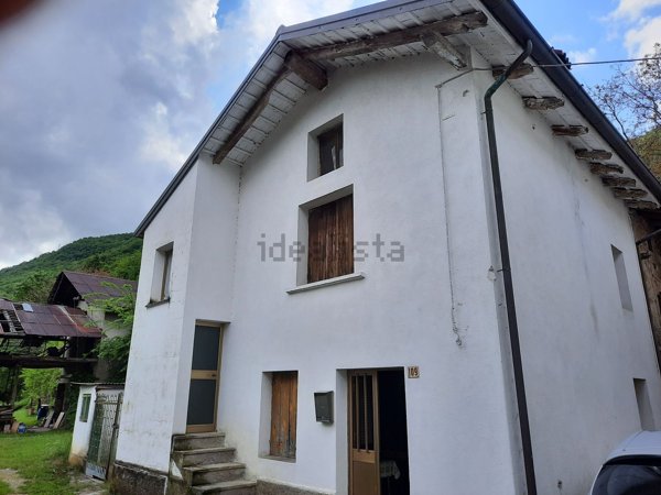 casa indipendente in vendita a San Leonardo