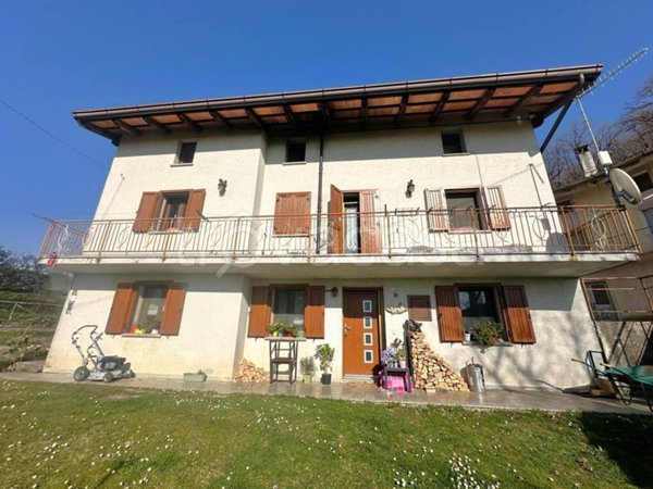 casa indipendente in vendita a San Leonardo