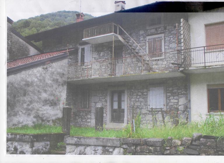 casa indipendente in vendita a San Leonardo