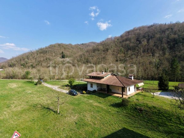 casa indipendente in vendita a San Leonardo