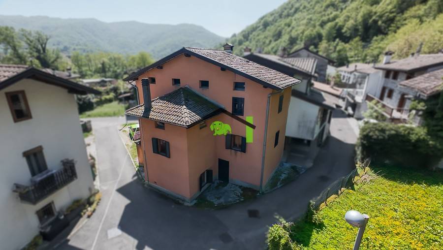 casa indipendente in vendita a San Leonardo