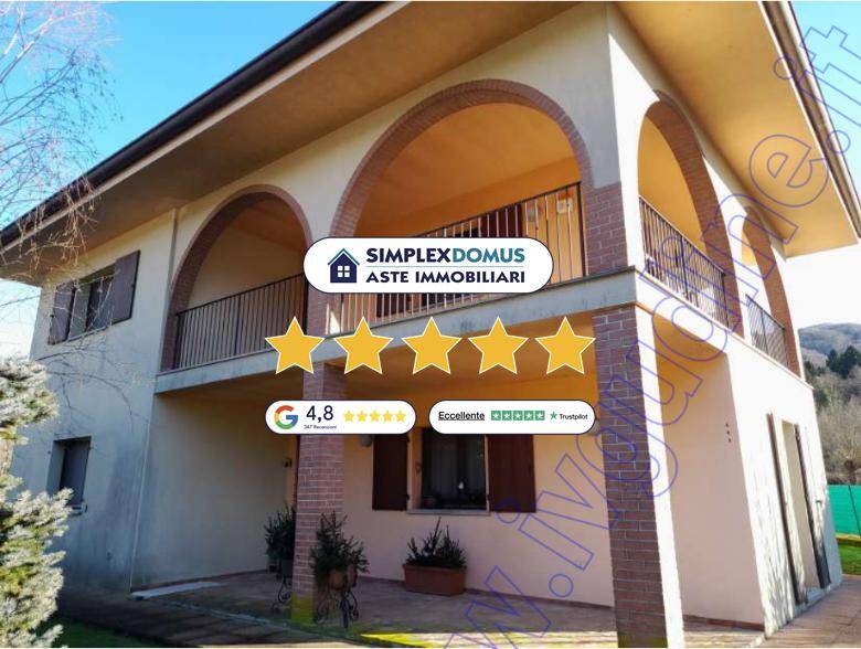 casa indipendente in vendita a San Leonardo
