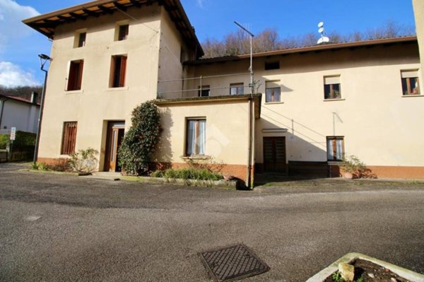 casa indipendente in vendita a San Pietro al Natisone in zona Clenia
