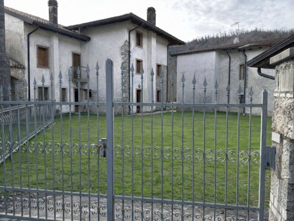 casa indipendente in vendita a San Pietro al Natisone in zona Clenia