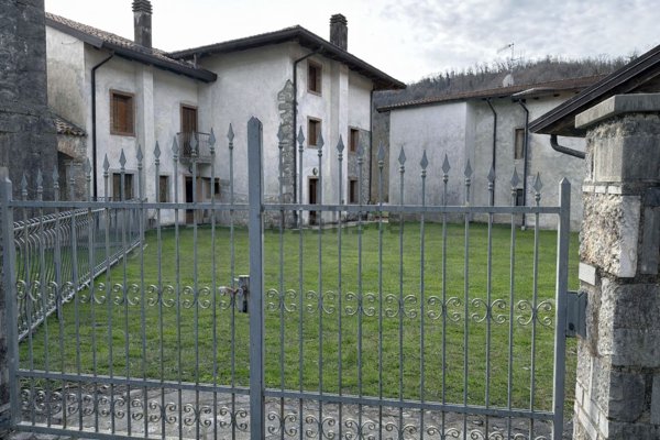 casa indipendente in vendita a San Pietro al Natisone in zona Clenia