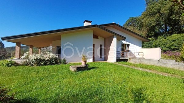 casa indipendente in vendita a San Pietro al Natisone in zona Azzida