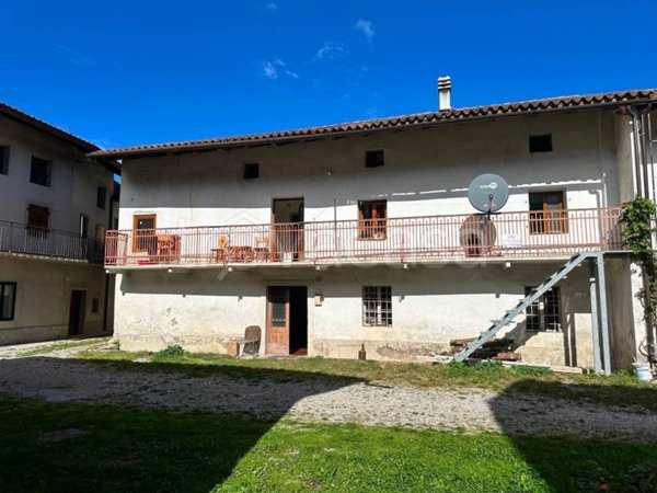 casa indipendente in vendita a San Pietro al Natisone in zona Azzida