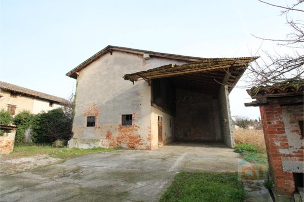 terreno edificabile in vendita a Santa Maria la Longa in zona Tissano