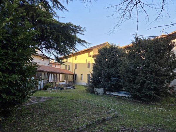 casa indipendente in vendita a Santa Maria la Longa in zona Tissano