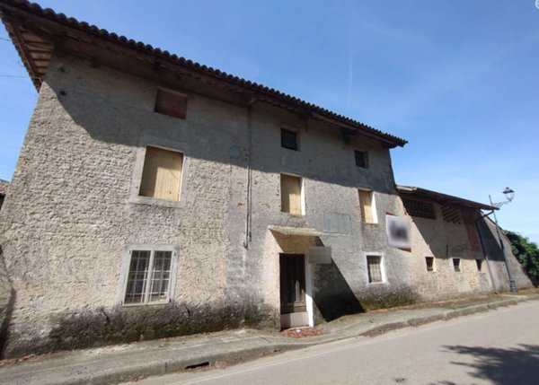 casa indipendente in vendita a Santa Maria la Longa