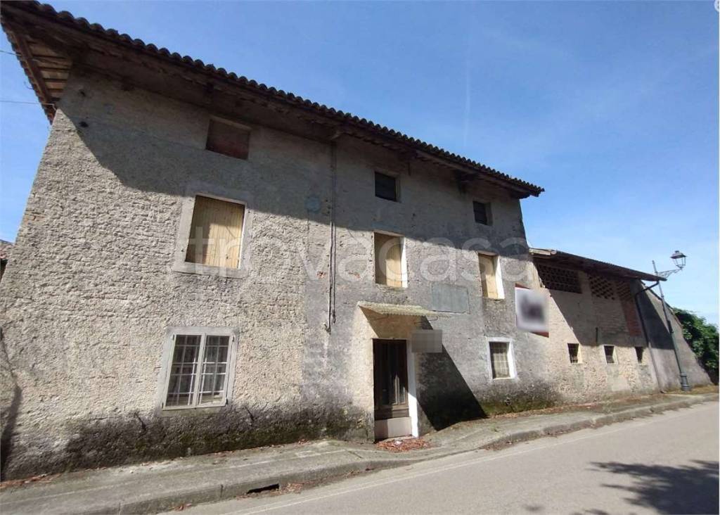 casa indipendente in vendita a Santa Maria la Longa