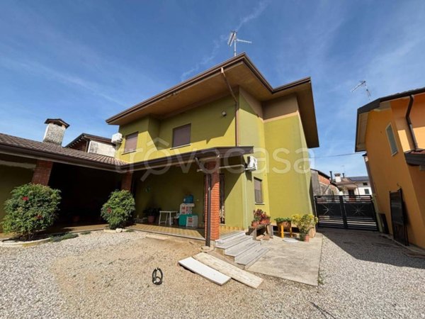 casa indipendente in vendita a Santa Maria la Longa