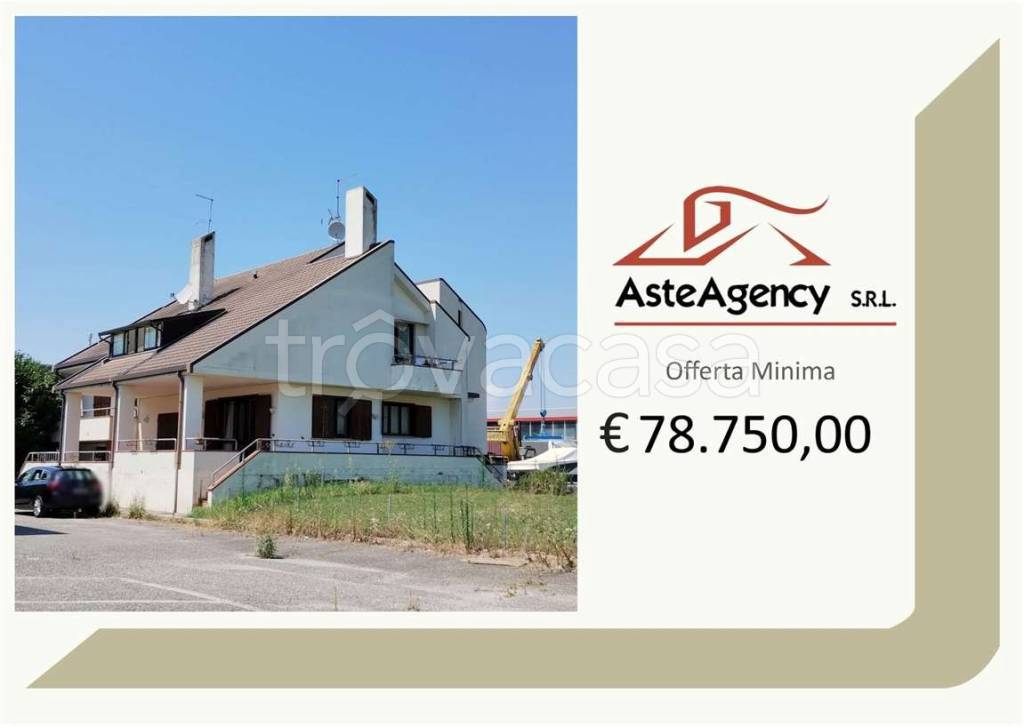 casa indipendente in vendita a Santa Maria la Longa