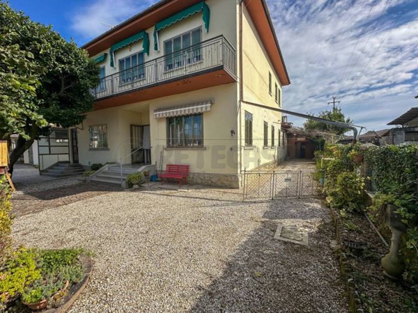 appartamento in vendita a Santa Maria la Longa in zona Mereto di Capitolo