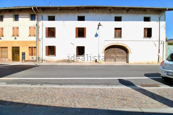 casa semindipendente in vendita a Santa Maria la Longa