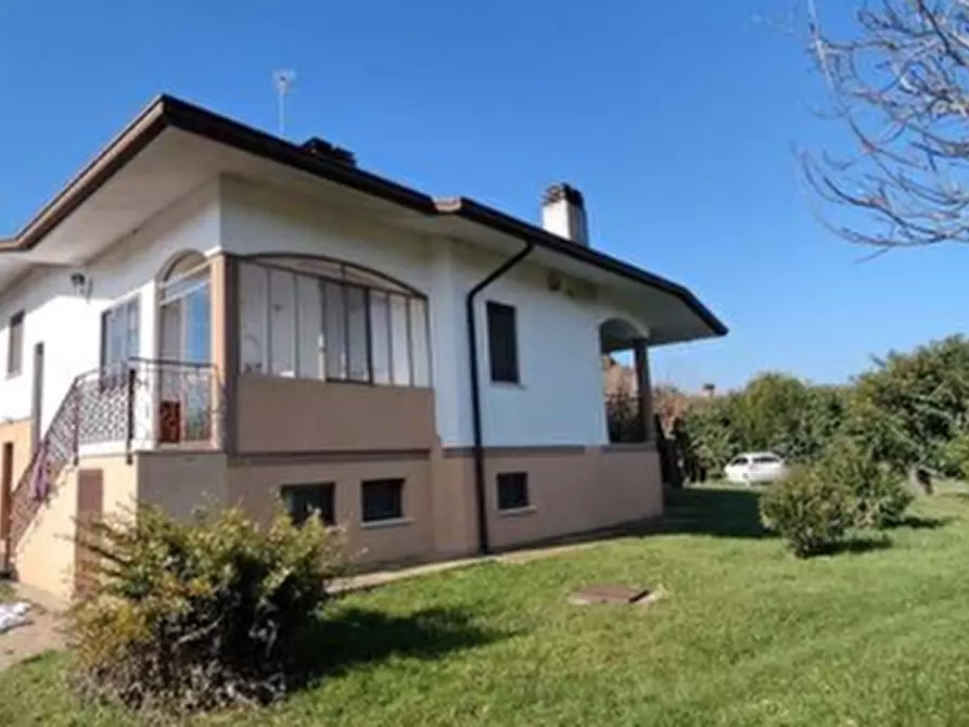 casa indipendente in vendita a Santa Maria la Longa