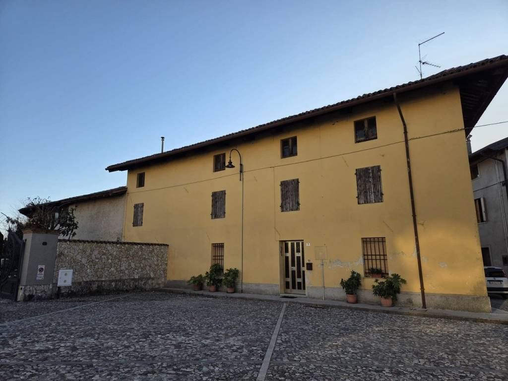 casa indipendente in vendita a Santa Maria la Longa in zona Tissano
