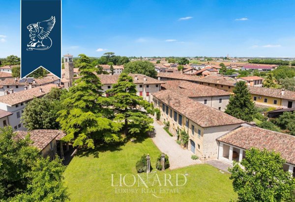 casa indipendente in vendita a Santa Maria la Longa in zona Mereto di Capitolo
