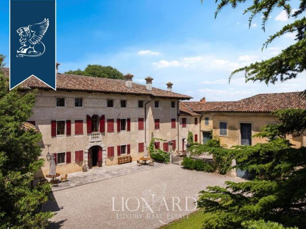 casa indipendente in vendita a Santa Maria la Longa in zona Mereto di Capitolo