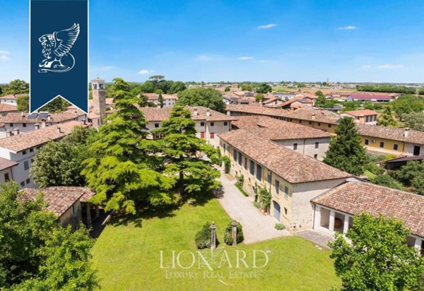 casa indipendente in vendita a Santa Maria la Longa in zona Mereto di Capitolo