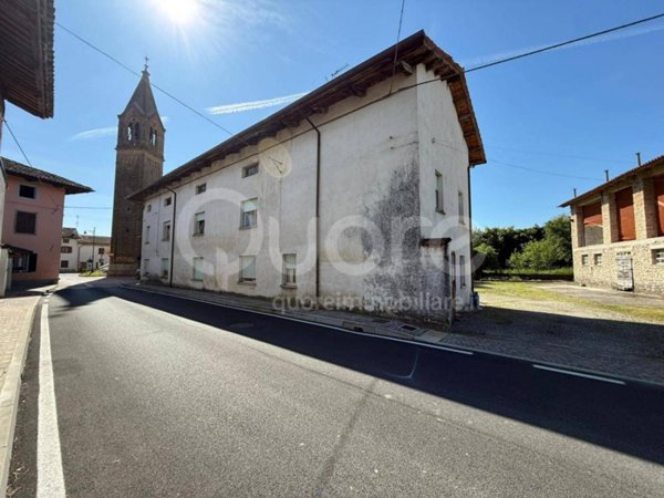 casa indipendente a Santa Maria la Longa in zona Santo Stefano Udinese