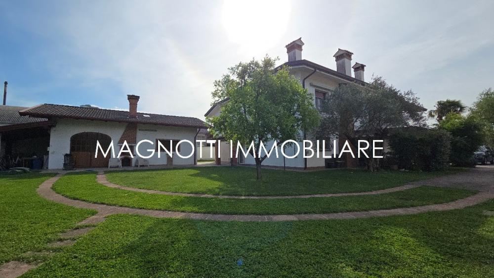 casa indipendente in vendita a Santa Maria la Longa