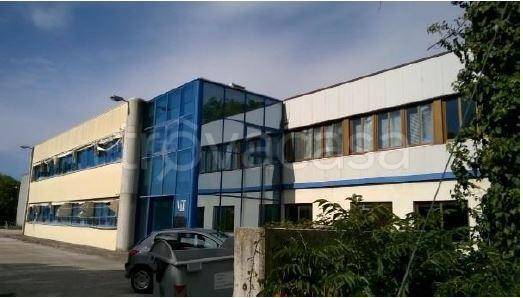 locale commerciale in vendita a San Vito al Torre