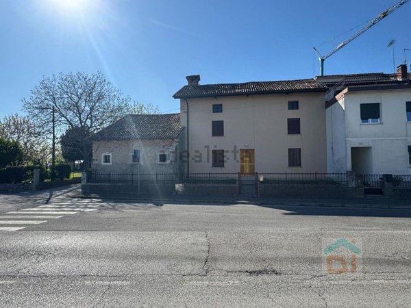 casa indipendente in vendita a San Vito al Torre in zona Crauglio