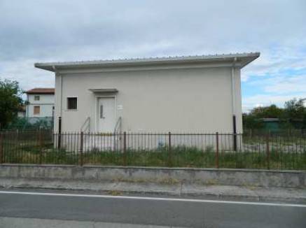 locale commerciale in vendita a San Vito di Fagagna