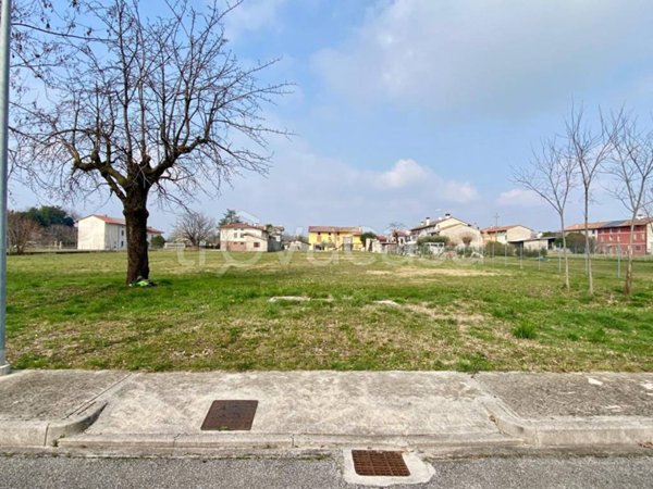 terreno edificabile in vendita a San Vito di Fagagna