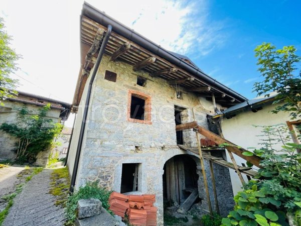 casa indipendente in vendita a Savogna in zona Masseris