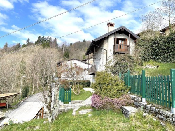 casa indipendente in vendita a Savogna in zona Stermizza