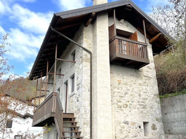 casa indipendente in vendita a Savogna in zona Stermizza