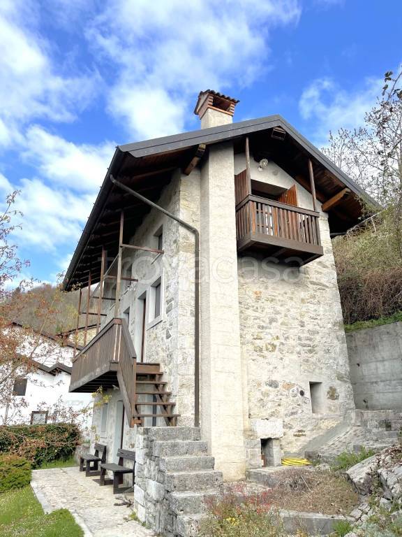 casa indipendente in vendita a Savogna in zona Stermizza
