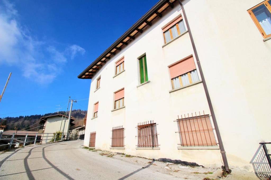 casa indipendente in vendita a Savogna in zona Montemaggiore