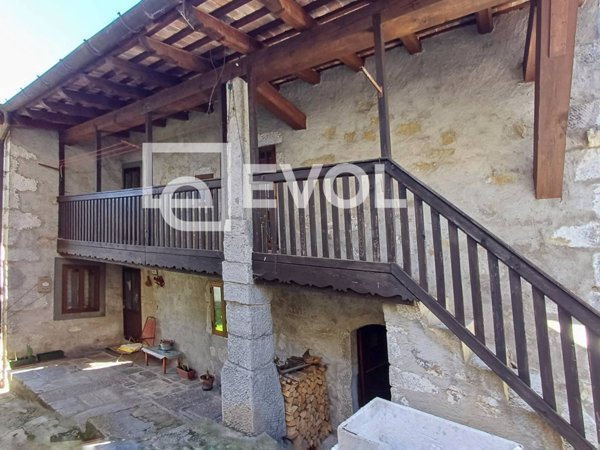 casa indipendente in vendita a Savogna in zona Masseris