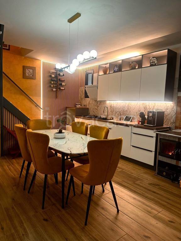 casa indipendente in vendita a Savogna in zona Savogna