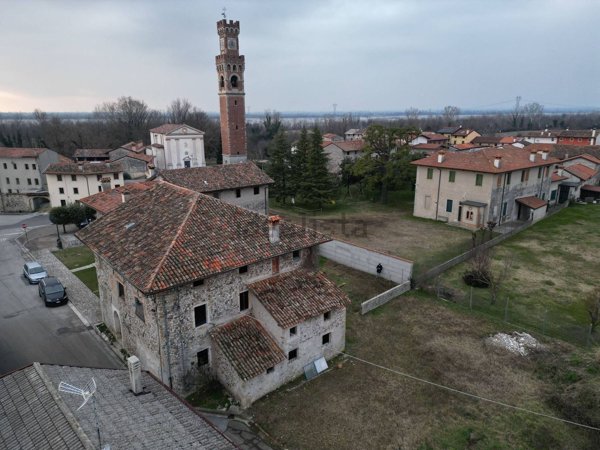 casa indipendente in vendita a Sedegliano in zona Turrida