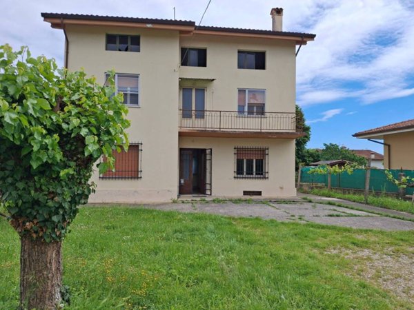 casa indipendente in vendita a Sedegliano in zona Grions