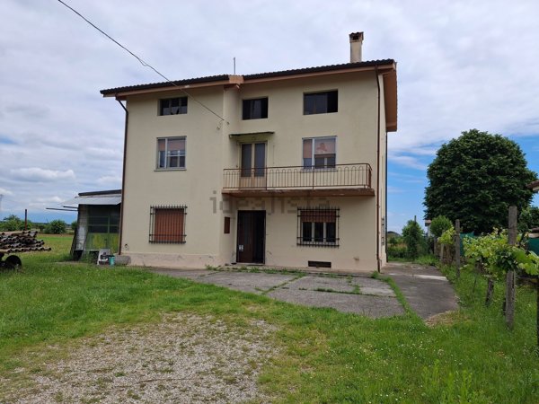 casa indipendente in vendita a Sedegliano in zona Grions