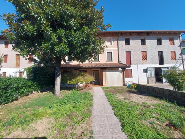 casa indipendente in vendita a Sedegliano in zona Coderno