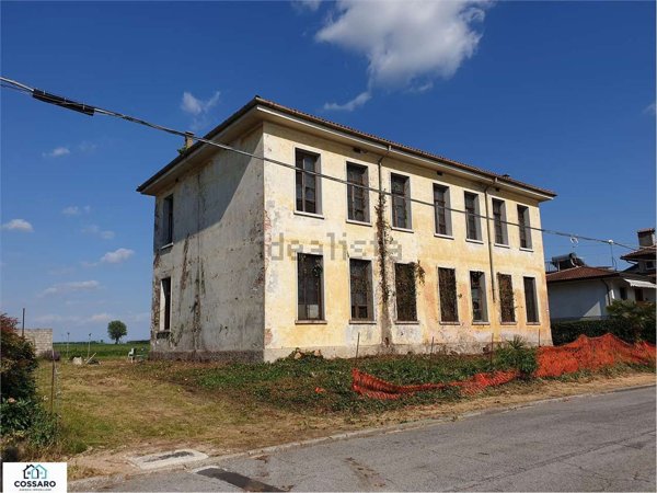 casa indipendente in vendita a Sedegliano in zona Grions