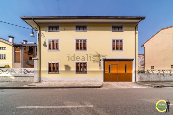 casa indipendente in vendita a Sedegliano in zona Grions