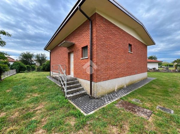 locale commerciale in vendita a Sedegliano