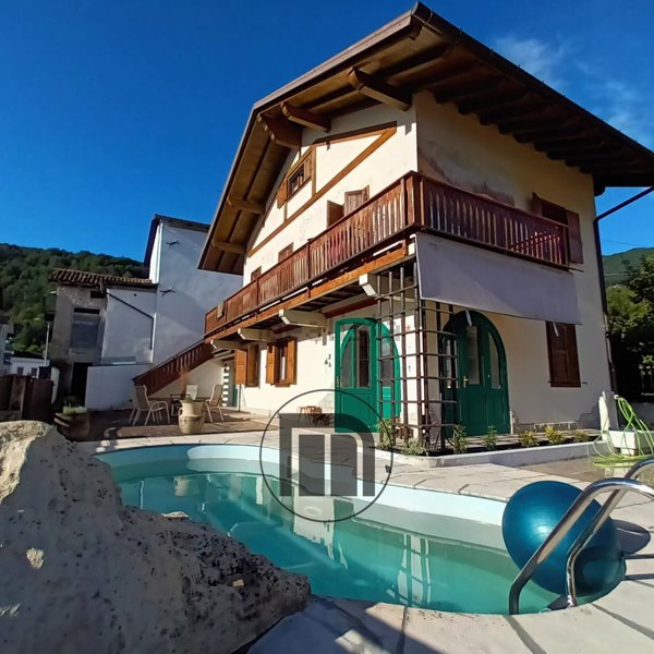casa indipendente in vendita a Socchieve