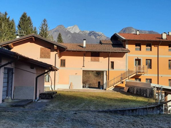 casa indipendente in vendita a Socchieve