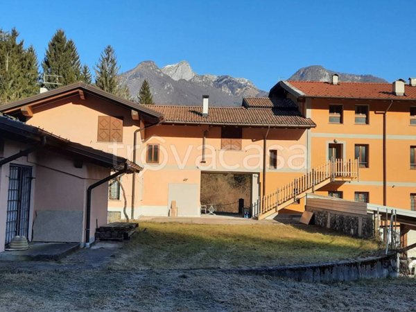 casa indipendente in vendita a Socchieve