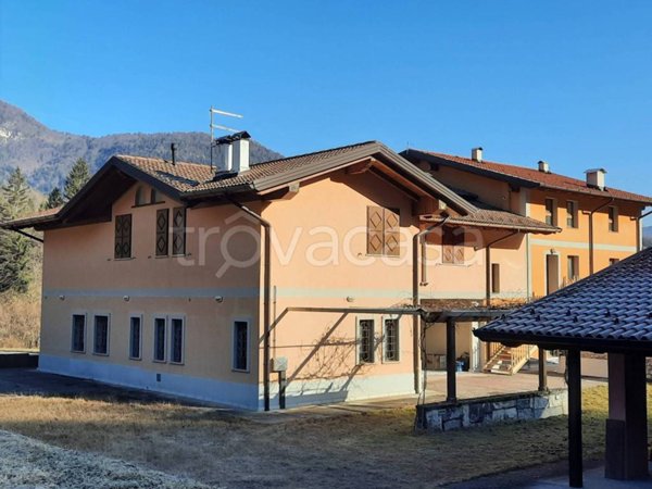 casa indipendente in vendita a Socchieve in zona Priuso