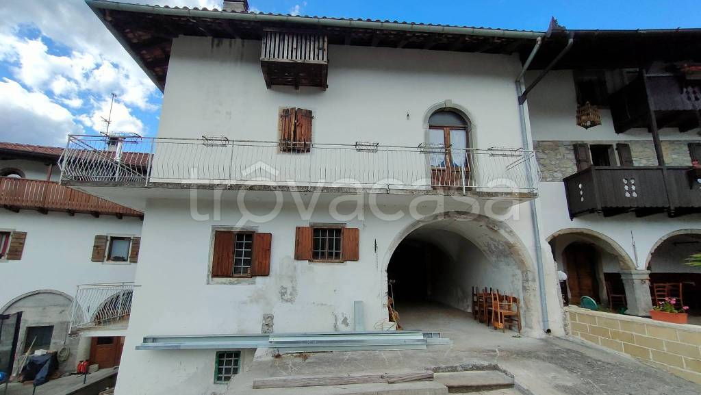 casa indipendente in vendita a Socchieve in zona Lungis